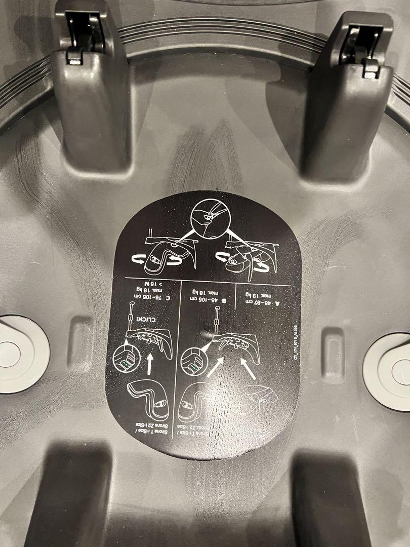 サイベックス　Cloud T 車用チャイルドシート グレー