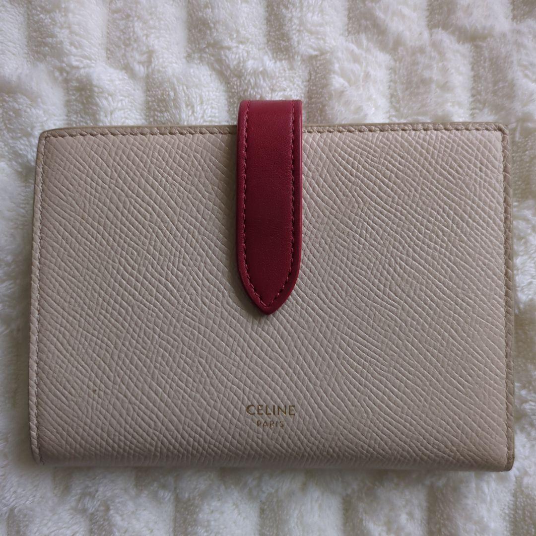 CELINE 二つ折り財布 ベージュ/レッド 収納袋付き CELINE 二つ折り財布 ベージュ/レッド 収納袋付き - メルカリ