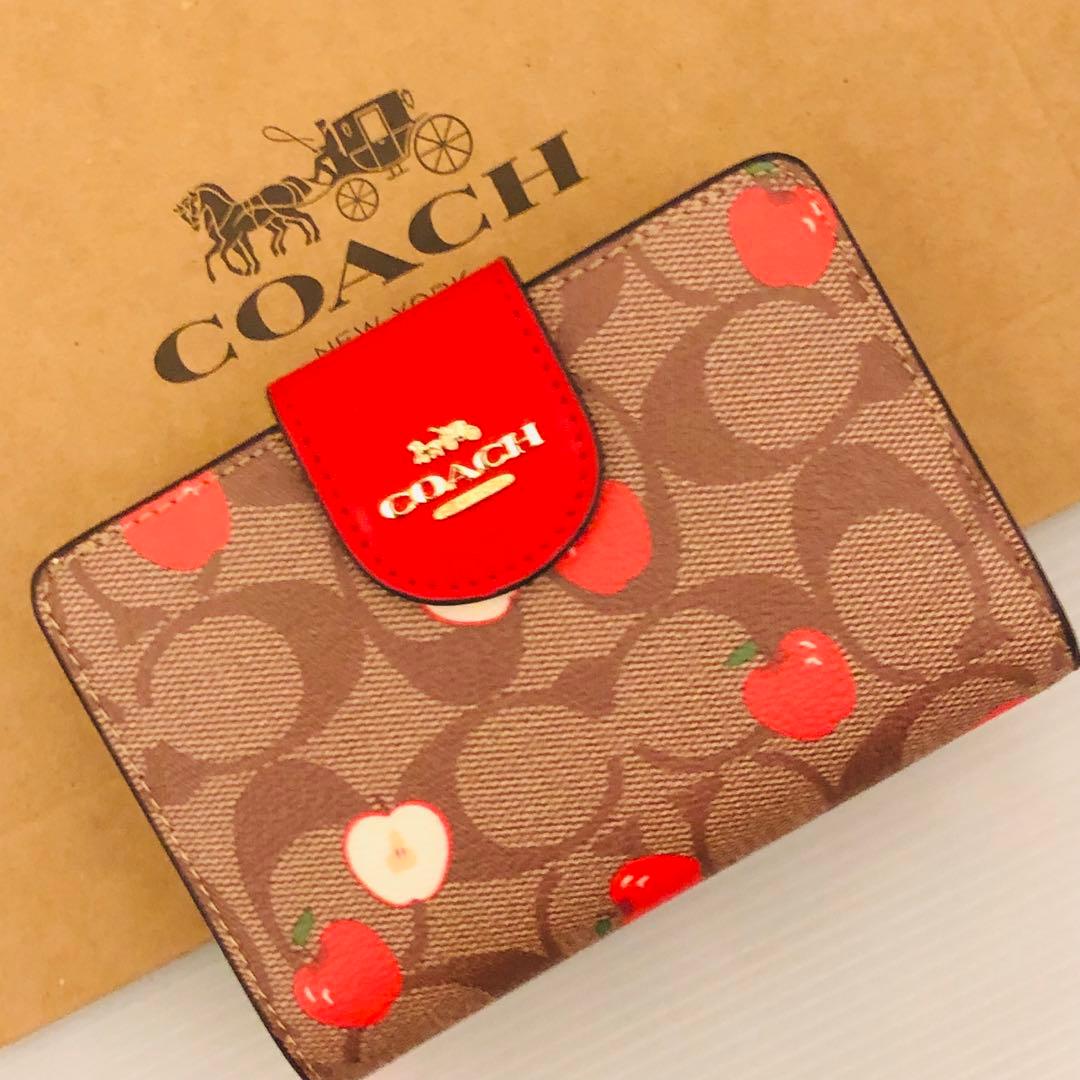 期間限定】 Coach コーチ折りたたみ財布おすすめ可愛いプレゼント人気