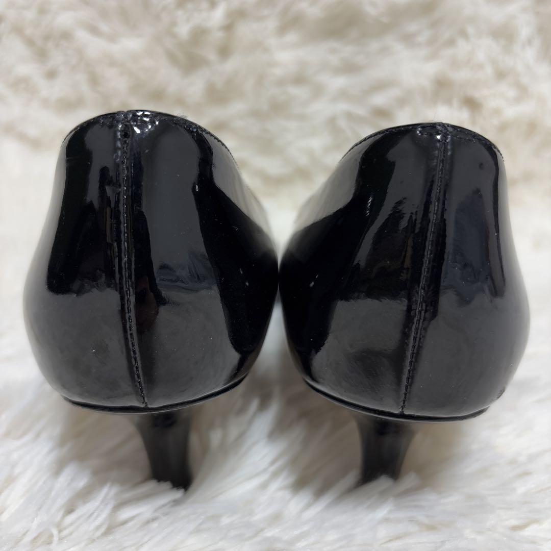 Manolo Blahnik エナメルパンプス ブラック　36