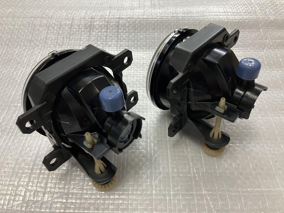 ♦︎ダイハツ　タントカスタムLA600Sフォグランプ左右