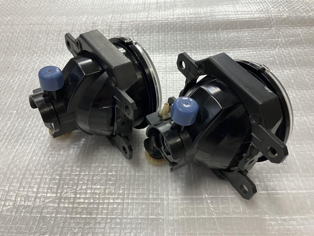 ♦︎ダイハツ　タントカスタムLA600Sフォグランプ左右