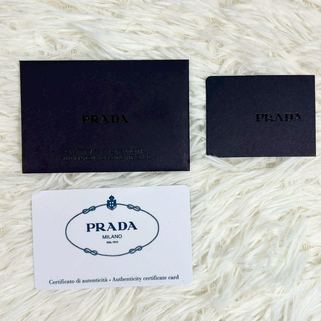 超美品‼/箱付き PRADA ロボット 2つ折り財布 サフィアーノ レザー 黒色