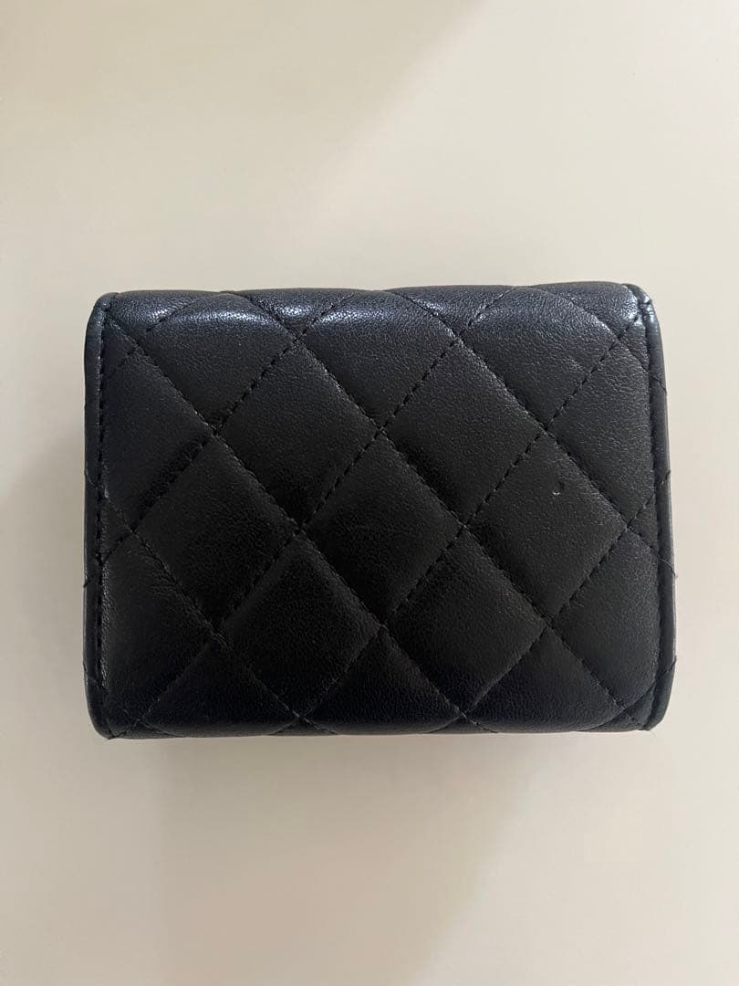 CHANEL ブラック 三つ折り財布 ディズヌフ CHANEL ブラック 三つ折り財布 ディズヌフ