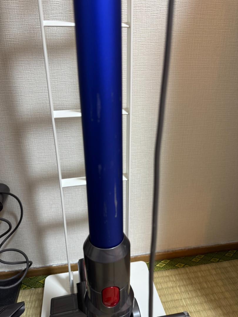 【スタンド付き！】dyson V6 Fluffy