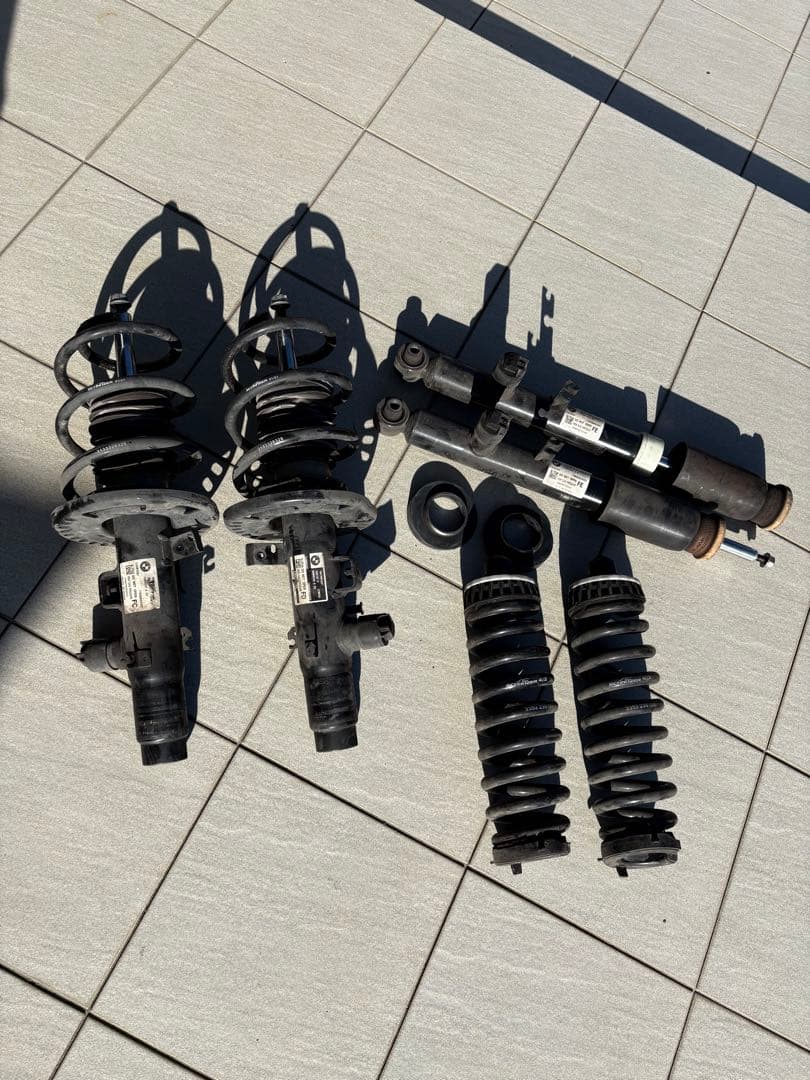 BMW純正サスペンションキット　G22用