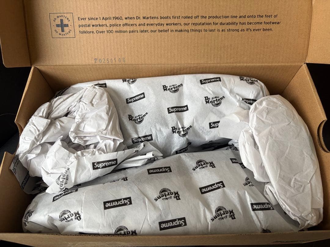 箱汚れありSupreme Dr Martens Studded Loafer 箱汚れありSupreme Dr Martens Studded Loafer