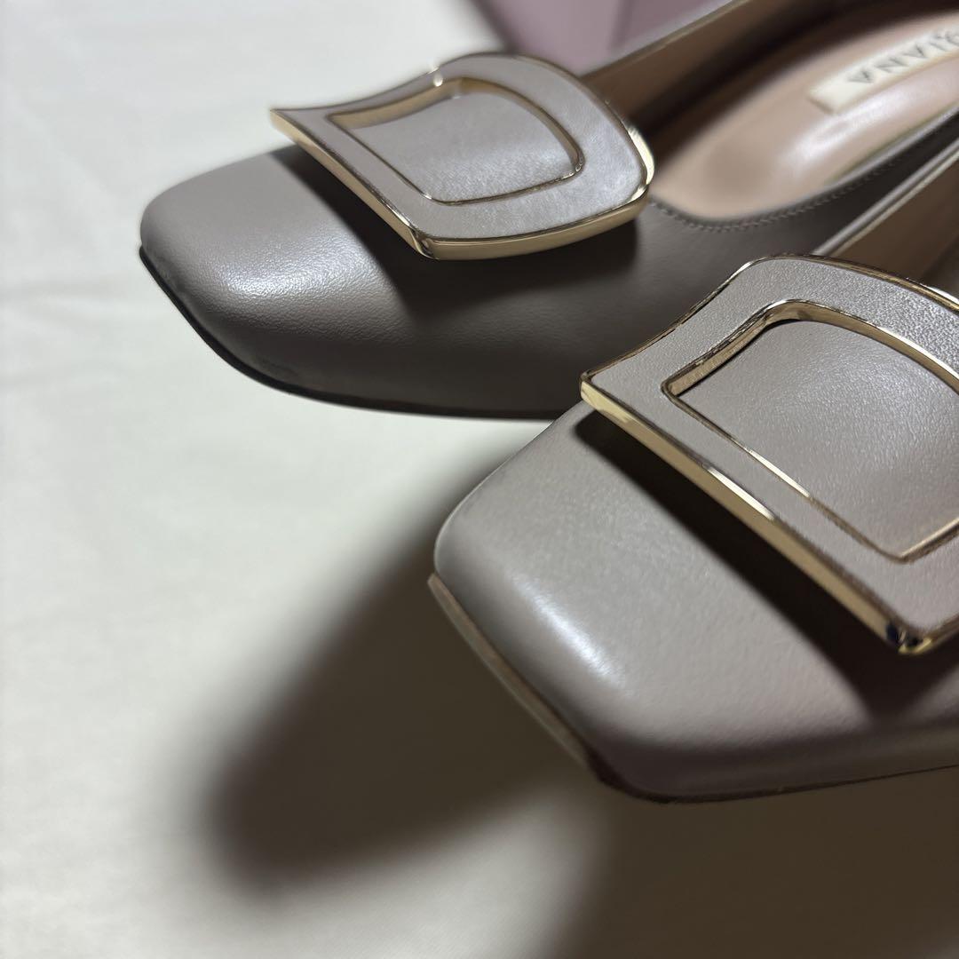 【23.5】DIANA ベージュ スクエアトゥ パンプス【美品】