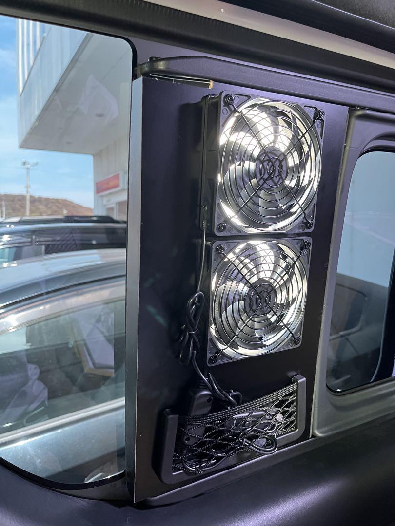 専用❗️ハイエース200系 小窓用換気扇 運転席側 結露防止 車中泊 冷却ファン ハイエース 小窓用換気扇 運転席側 結露防止 車中泊 冷却ファン