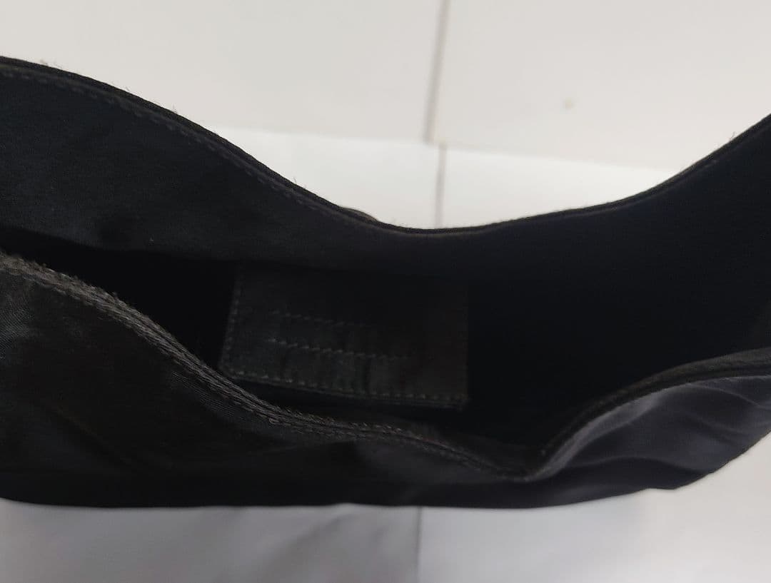 PRADA ブラック ナイロン ハンドバッグ