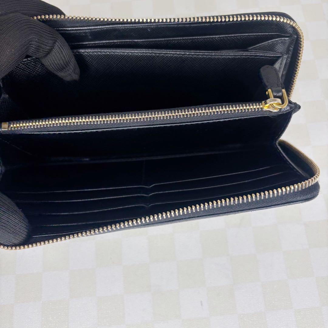 美品　PRADA プラダ　財布　ラウンドファスナー　M56