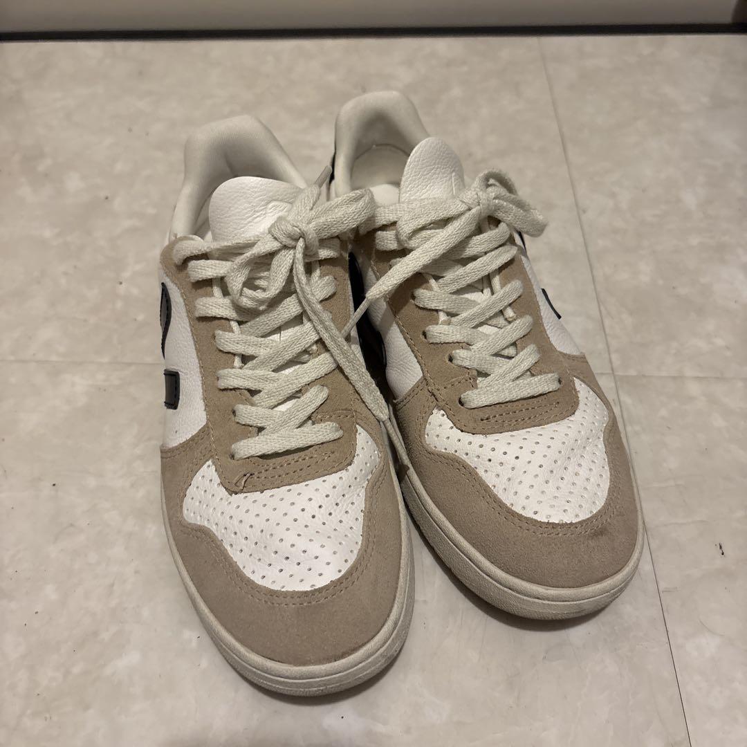 VEJA V-10 スニーカー ベージュ/ホワイト/ブラック