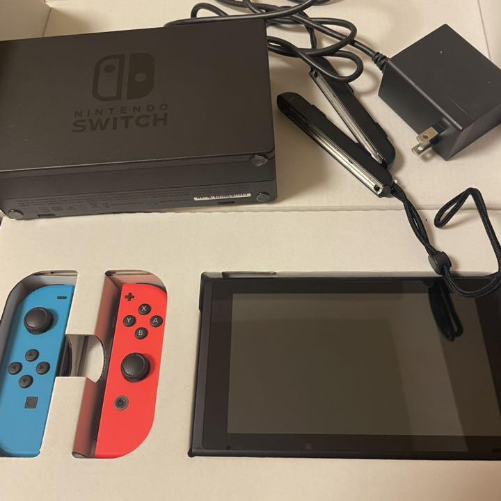 Nintendo Switch 本体 写真に写っているもののみ