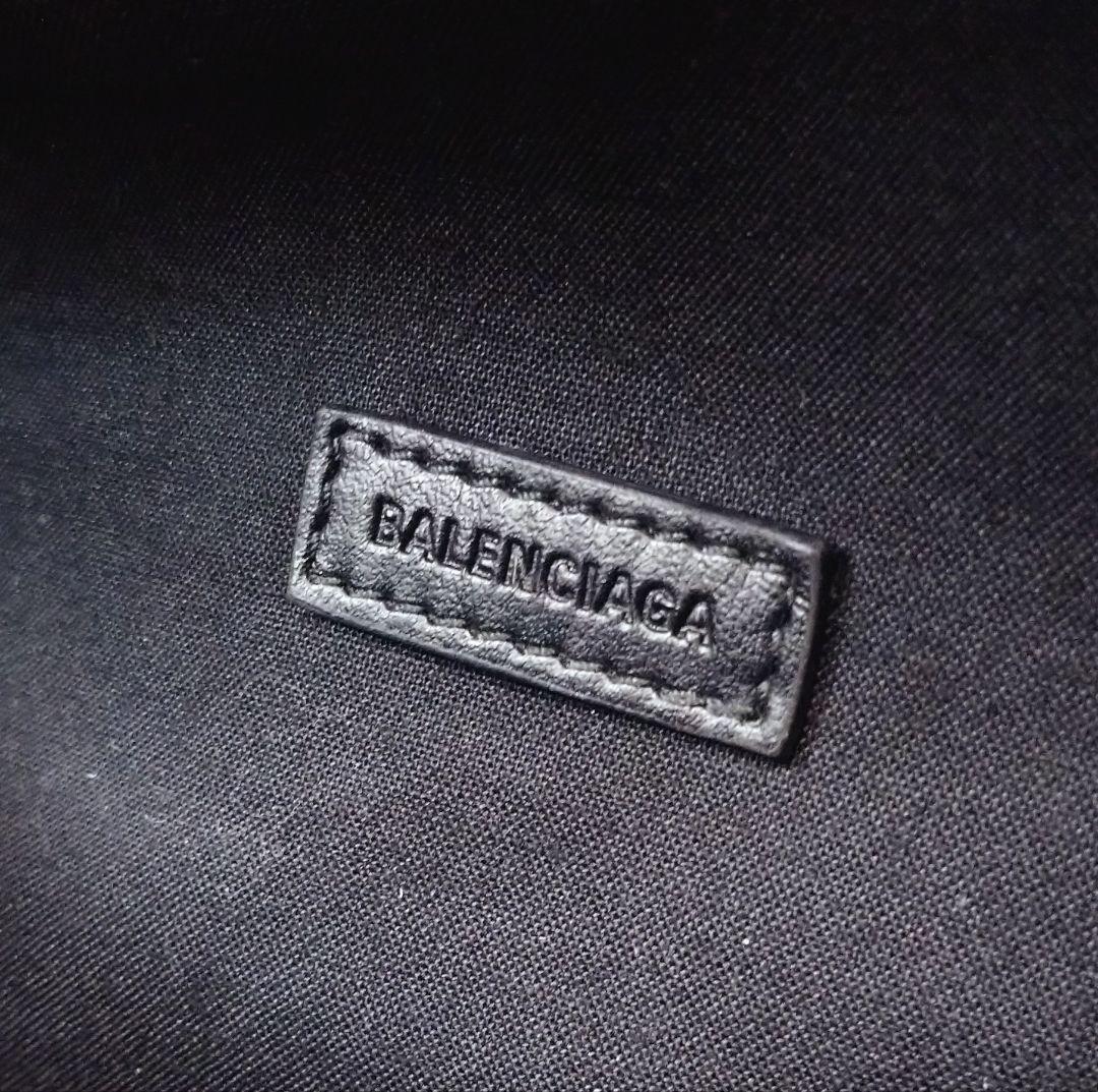 極美品　BALENCIAGA ボディバッグ エクスプローラー ロゴ刺繍　a379 BALENCIAGA バレンシアガ エクスプローラー グラフィティ ボディ