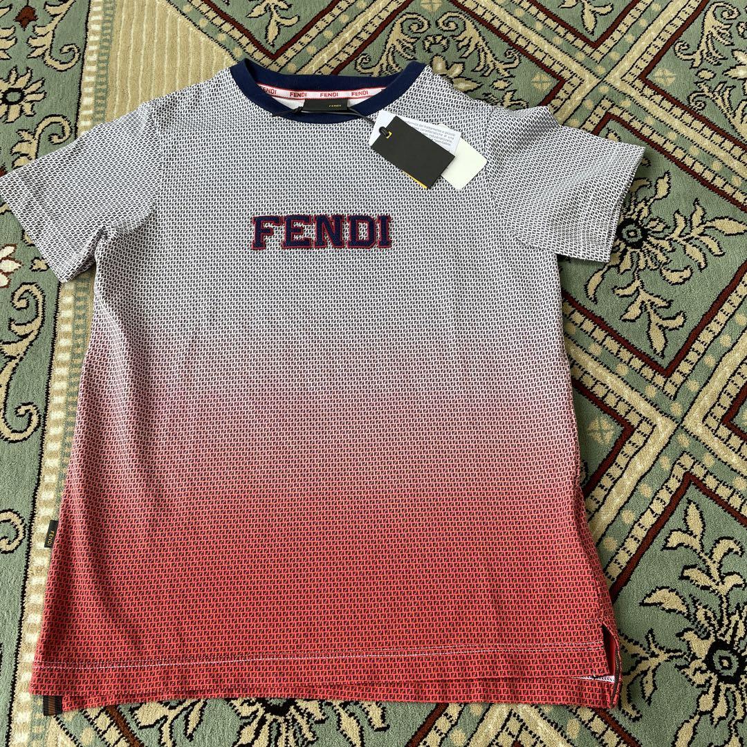 新品タグ付き　FENDI フェンディ　キッズ　ズッカ柄　Tシャツ