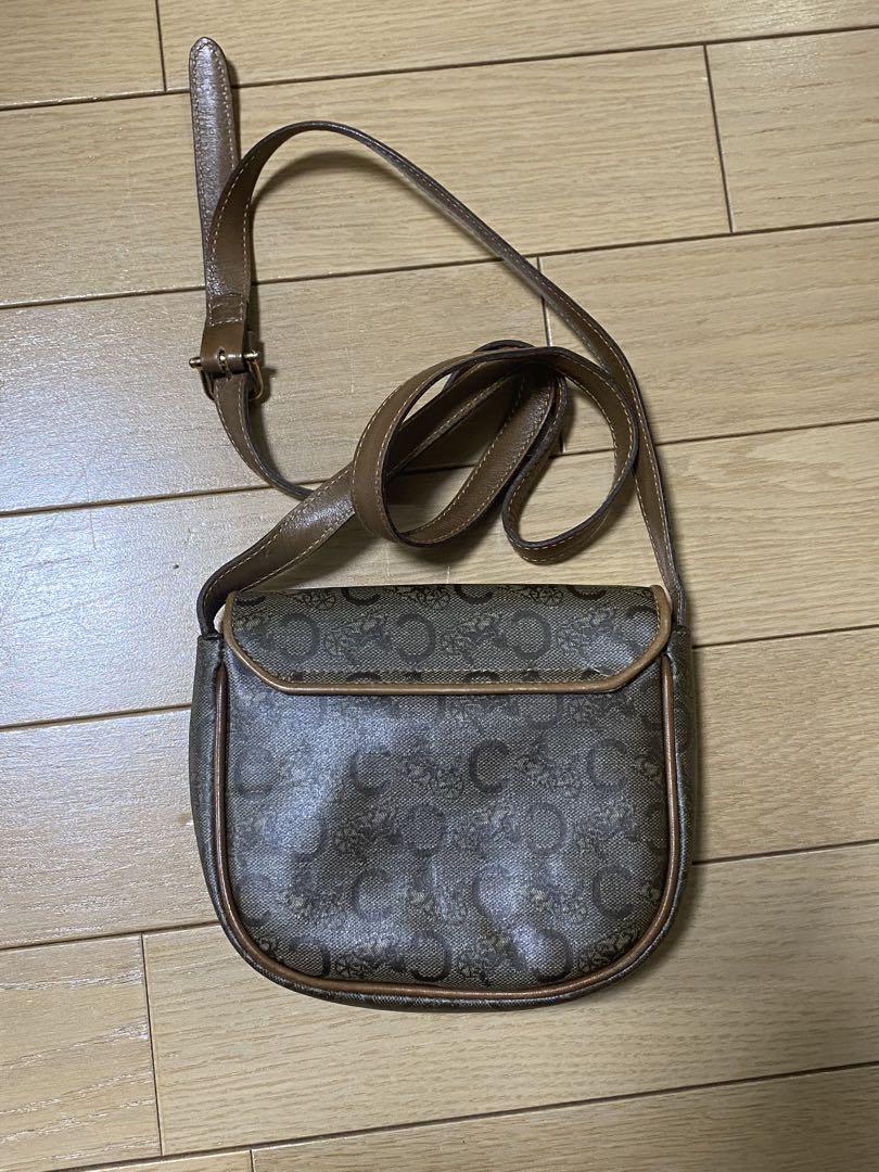 セリーヌ ロゴ入りブラウンショルダーバッグ