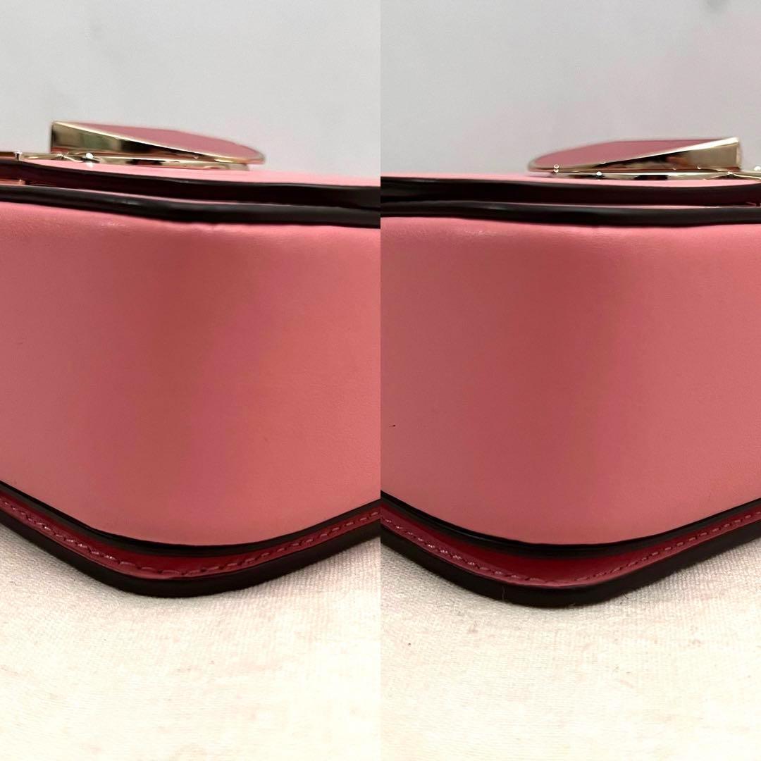 ✨人気・極美品✨ケイトスペード ニコラ スモール ツイストロック ピンク レザー ✨人気・極美品✨ケイトスペード ニコラ スモール ツイストロック ピンク レザー