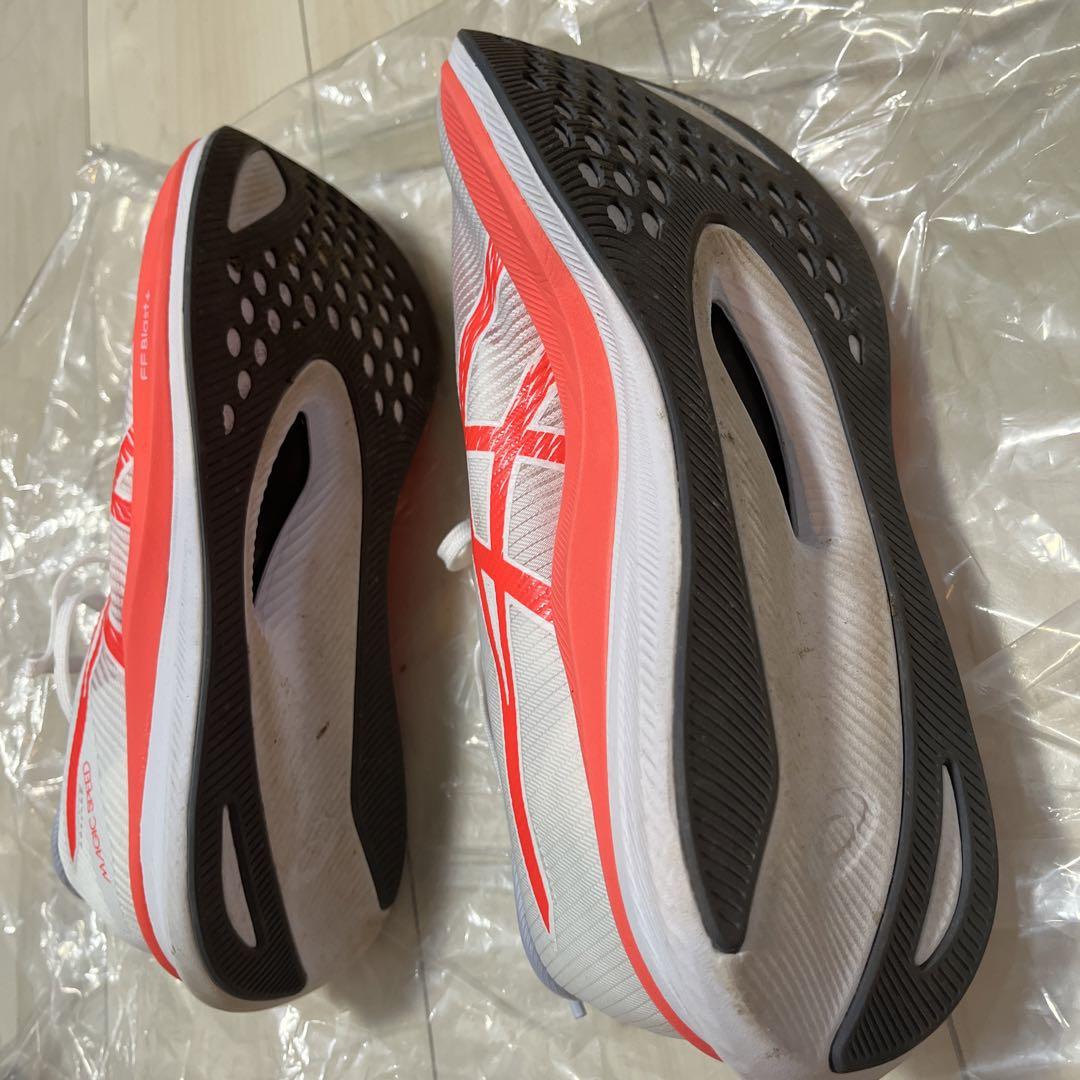 アシックスMAGIC SPEED3 White/SunriseRed27.5cm
