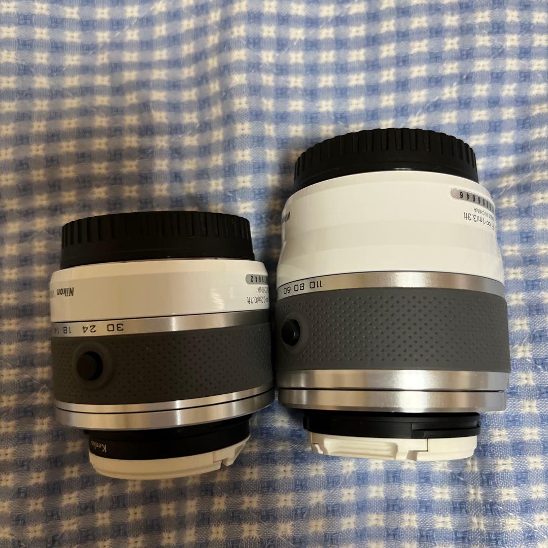Nikon 1 J1 ホワイト 10-30mmレンズ付き Nikon 1 J1 ホワイト 10-30mmレンズ付き