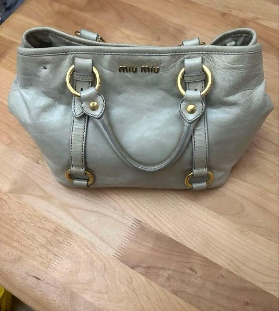 miumiu ハンドバッグ　ライトグリーン　可愛い　ショルダー　ストラップ付き