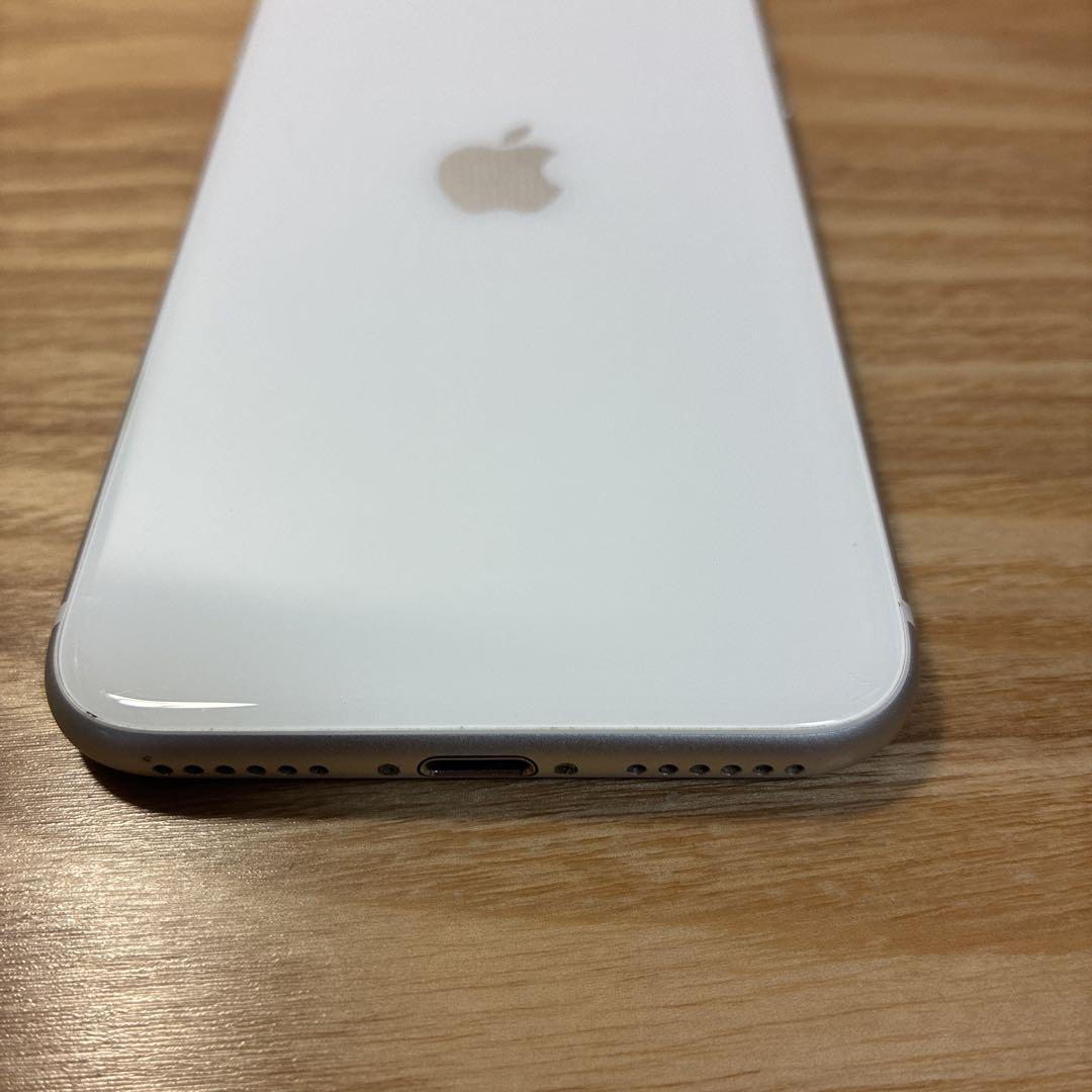 iPhone SE 第２世代　ホワイト 本体