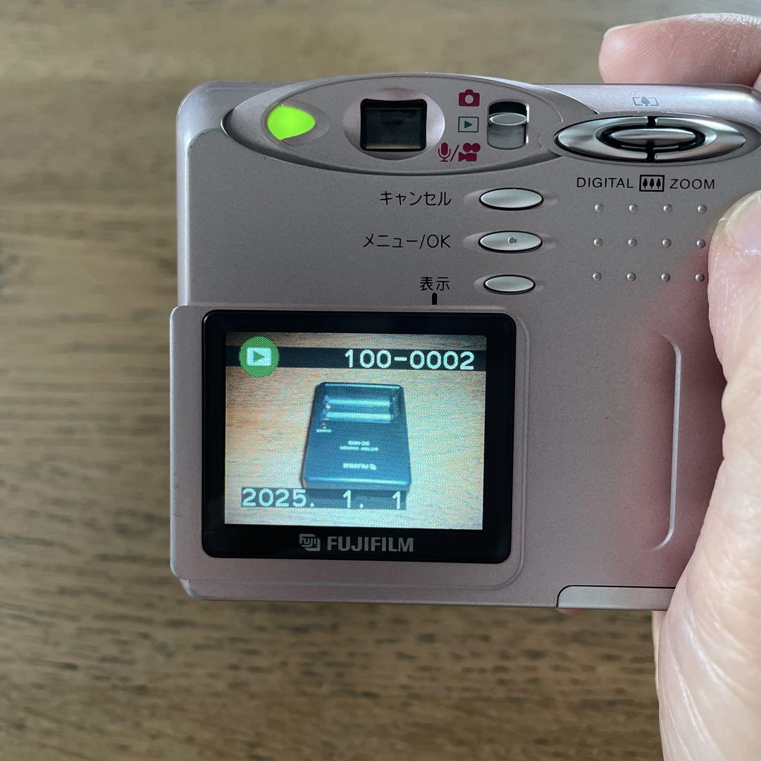FUJIFILM FinePix30i ピンク コンパクトデジタルカメラ　レトロ
