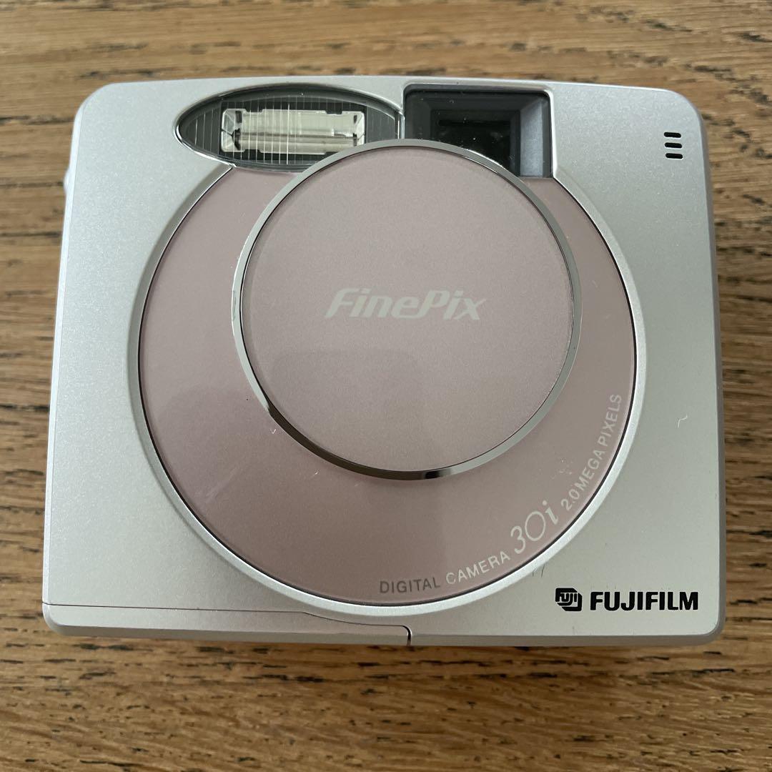 FUJIFILM FinePix30i ピンク コンパクトデジタルカメラ　レトロ