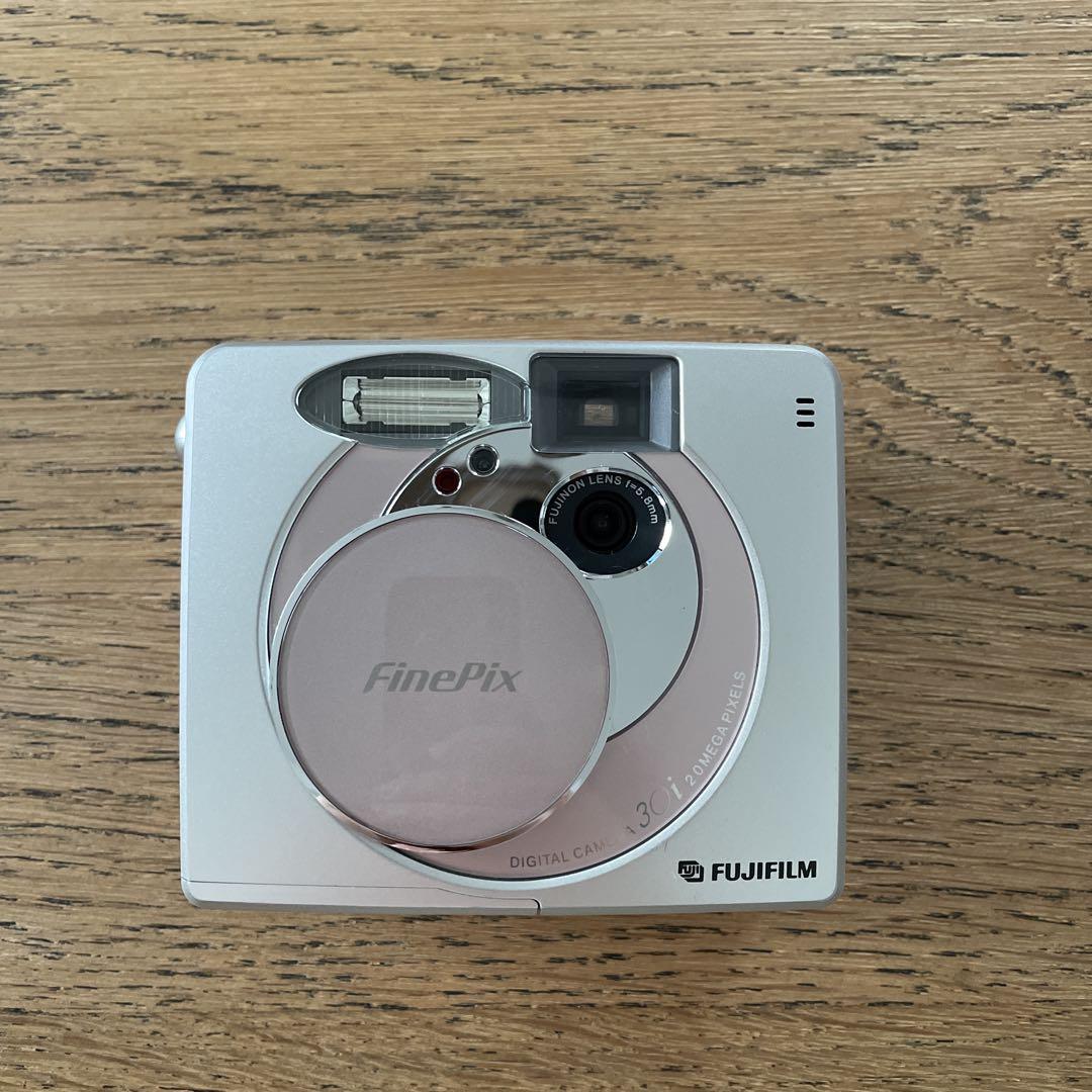 FUJIFILM FinePix30i ピンク コンパクトデジタルカメラ　レトロ