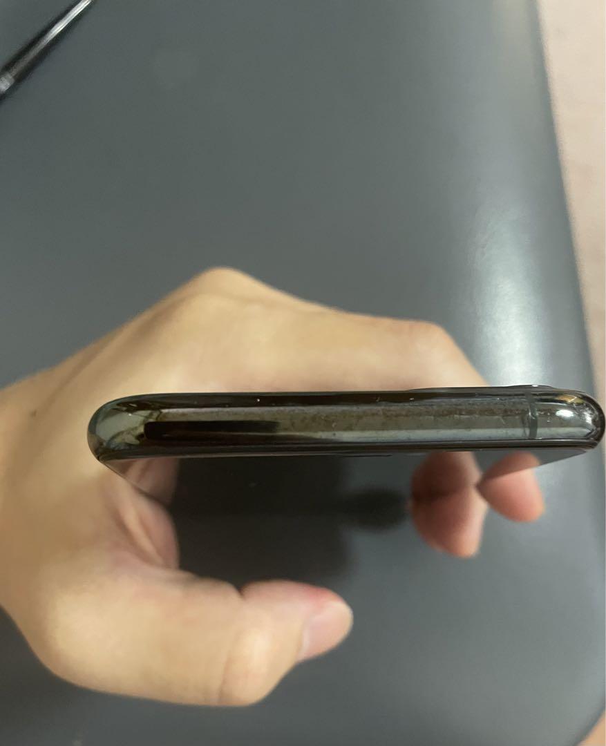 iPhone11proミッドナイトグリーン