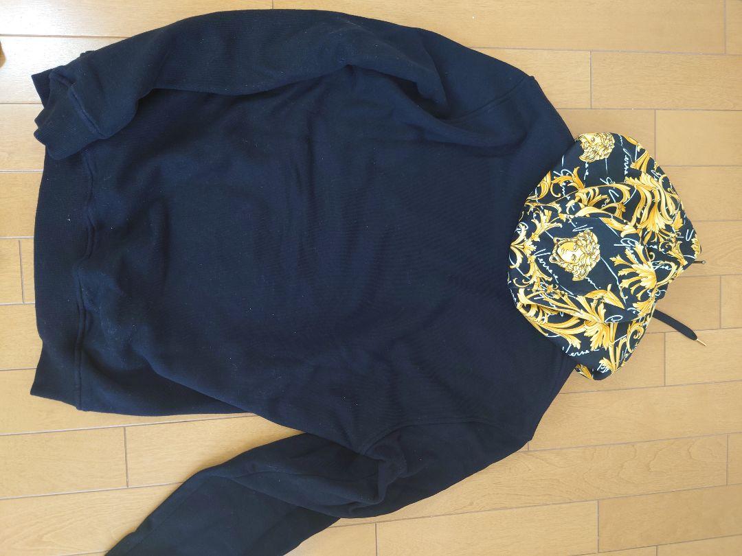 未使用VERSACE ヴェルサーチェ パーカー　ブラック