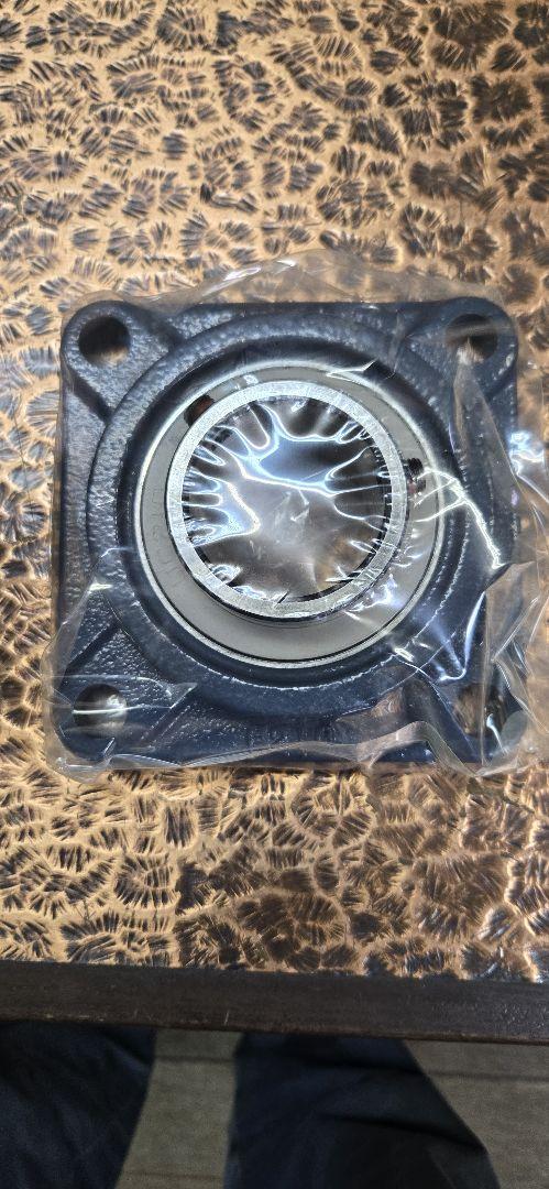 FYH UCF210J ベアリングユニット　4個セット