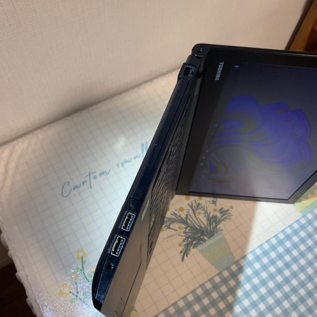 T01C【美品】薄型Core-i5第6世代/16GB/SSD512GB g