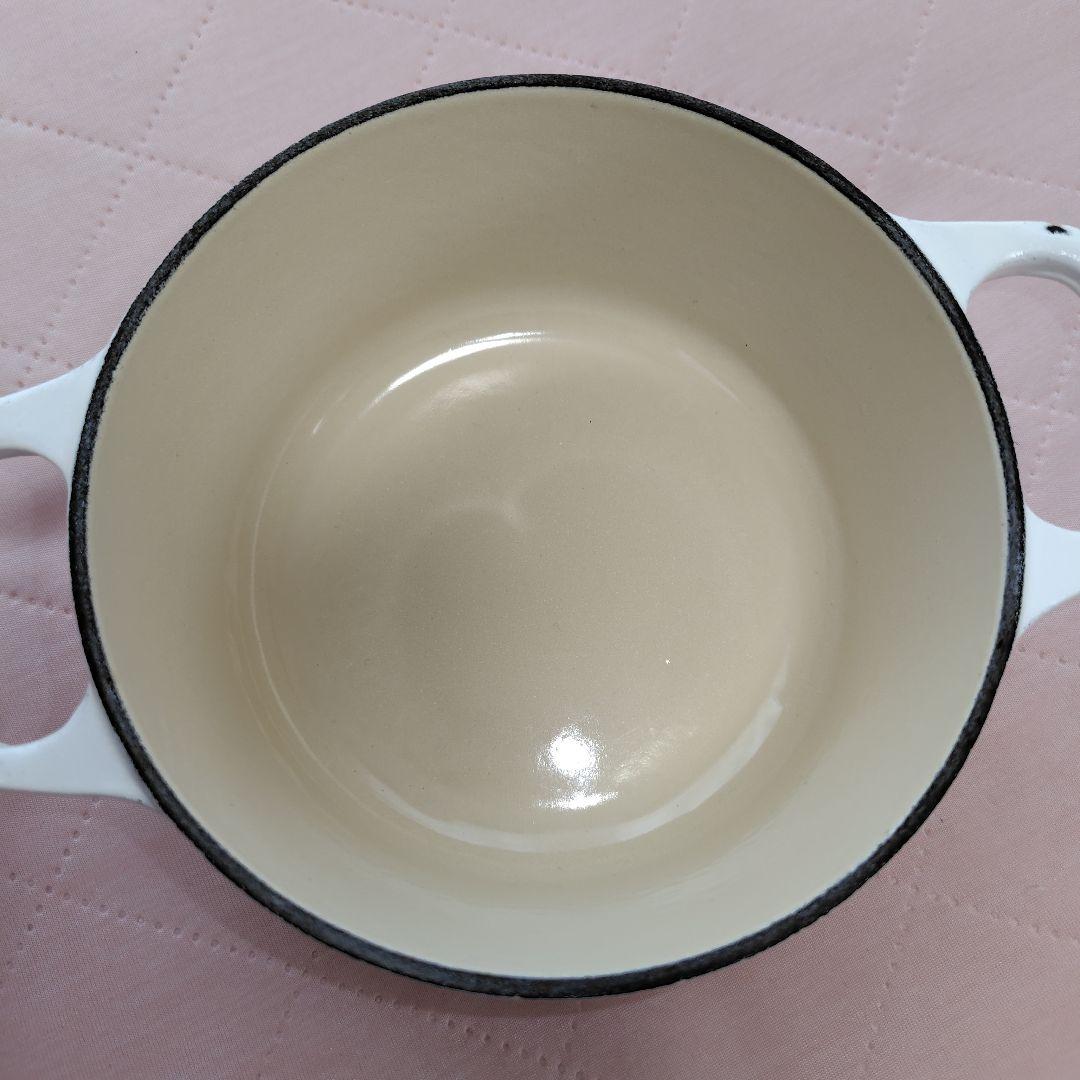 ま*う様 ルクルーゼ　ココット・ロンド14cm コットン？ホワイト系