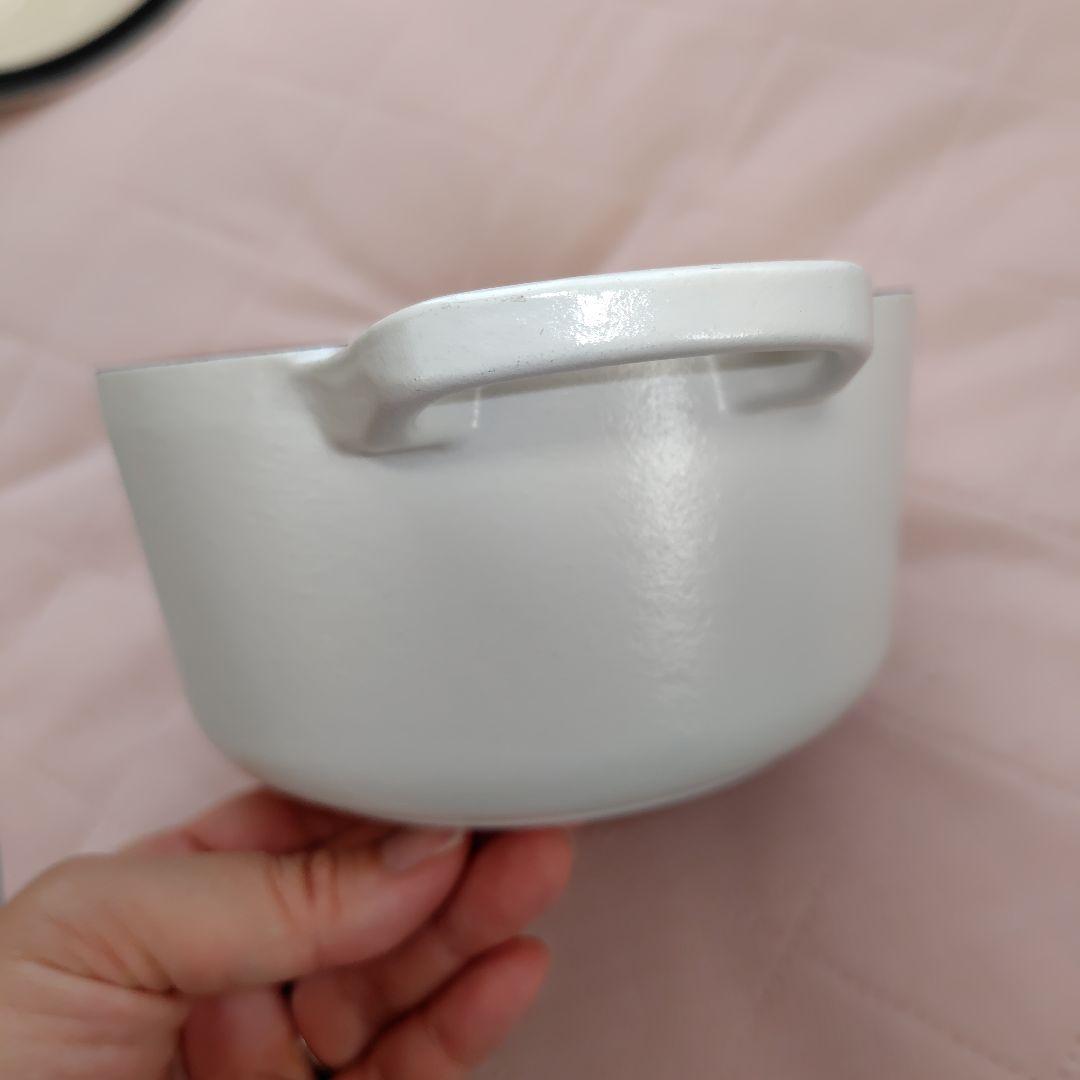 ま*う様 ルクルーゼ　ココット・ロンド14cm コットン？ホワイト系