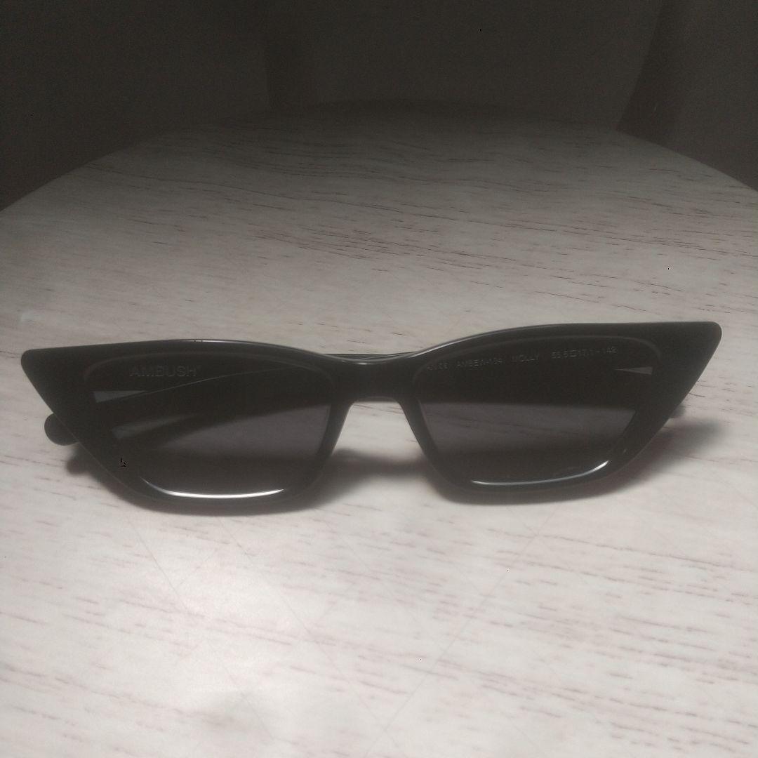 AMBUSH ブラック キャットアイ サングラス