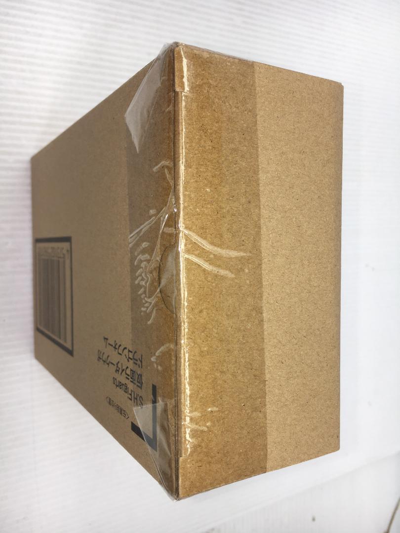 【輸送箱未開封】真骨彫製法　仮面ライダークウガ　ドラゴンフォーム Amazon.co.jp: S.H.Figuarts（真骨彫製法） 仮面ライダークウガ