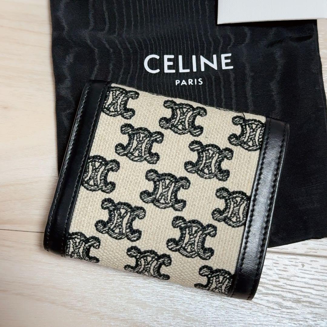CELINE 二つ折り財布 モノグラム CELINE モノグラム 二つ折り財布 - メルカリ
