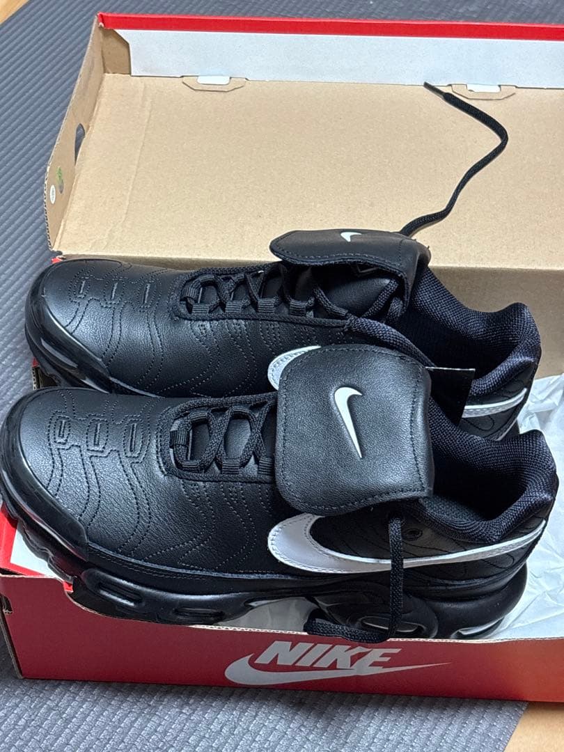 NIKE W AIR MAX PLUS BLACK/WHITE