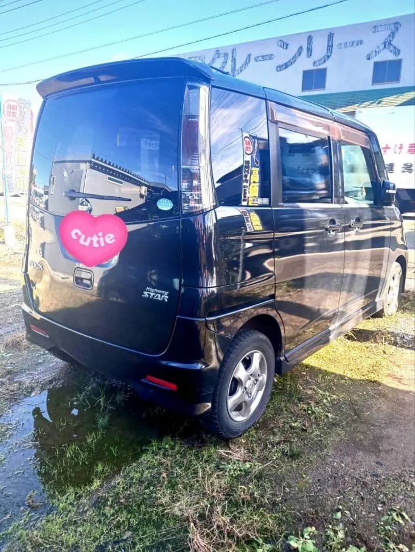 Nissan Rocx ブラック コンパクトカー Nissan Rocx ブラック コンパクトカー