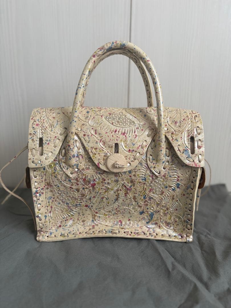 グレースコンチネンタル カービングトライブズ　バッグ マエストラ キナリ