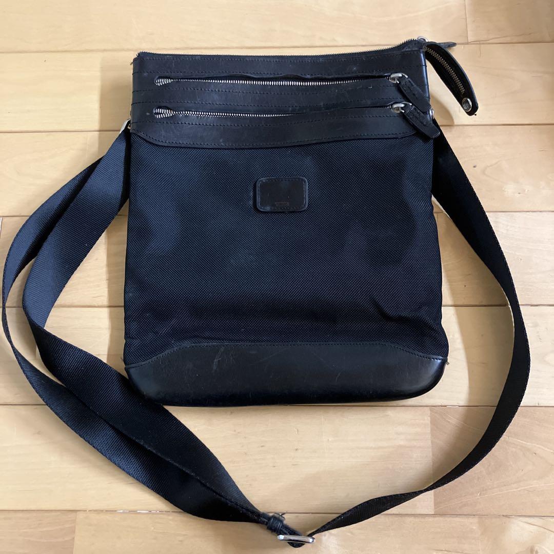 TUMI ブラック ショルダーバッグ ナイロン レザー