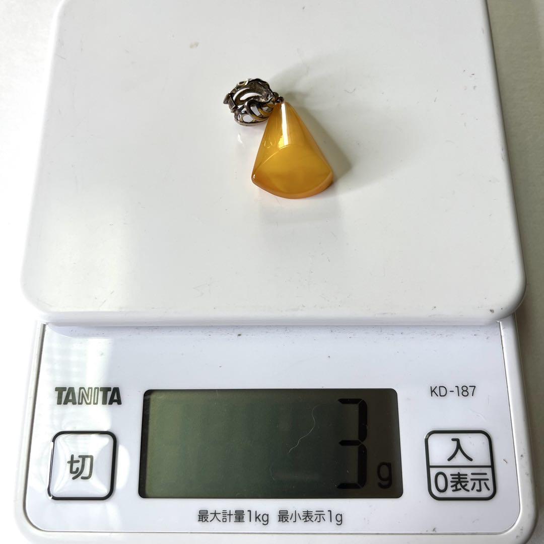 久慈琥珀 ネックレストップ 蜜蝋 ロイヤルアンバー パックマン金具 久慈琥珀 ネックレストップ 蜜蝋 ロイヤルアンバー パックマン