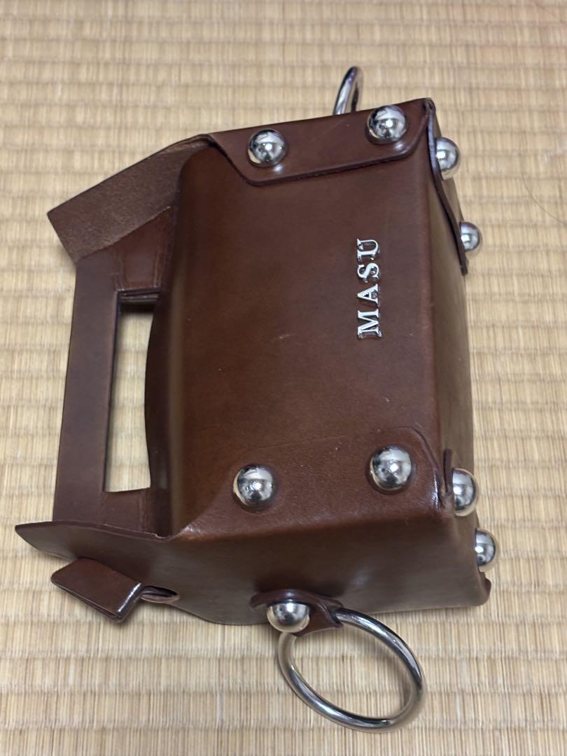 バッグ MASU LEATHER CAKE MINI BAG(BROWN)