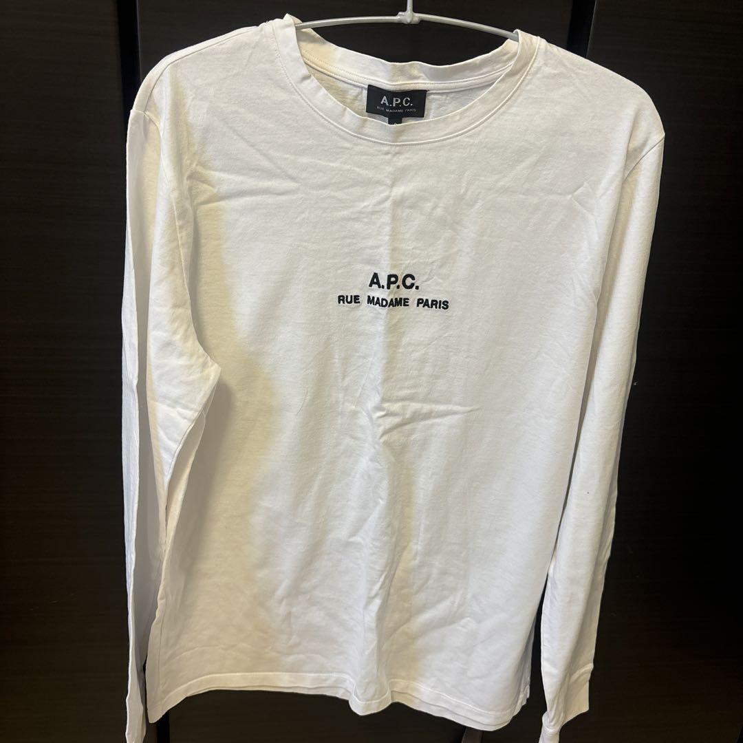 卍 A.P.C.