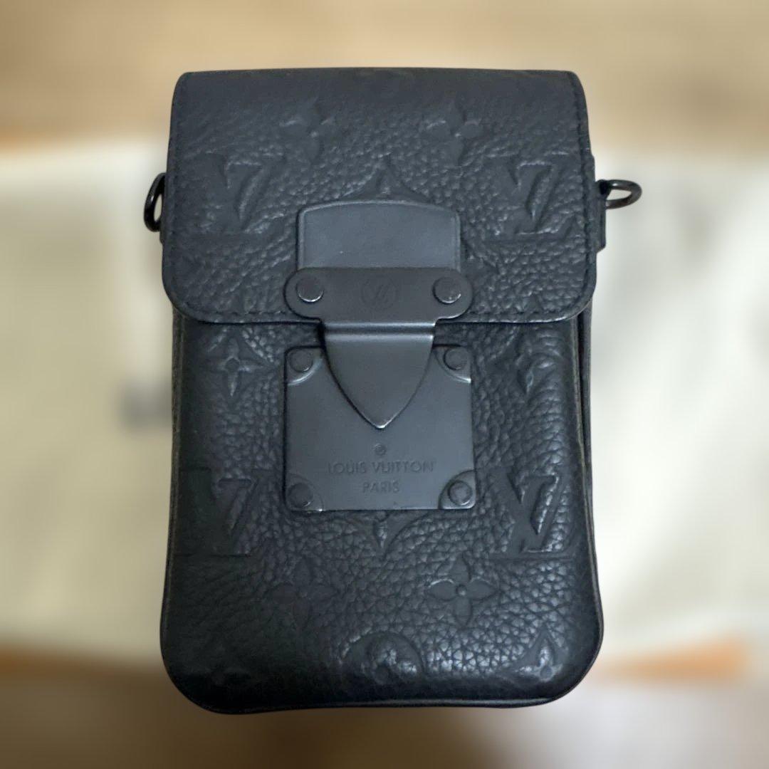 ルイヴィトンSロックベルティカル ウエアラブルウォレット M81524LOUIS VUITTON