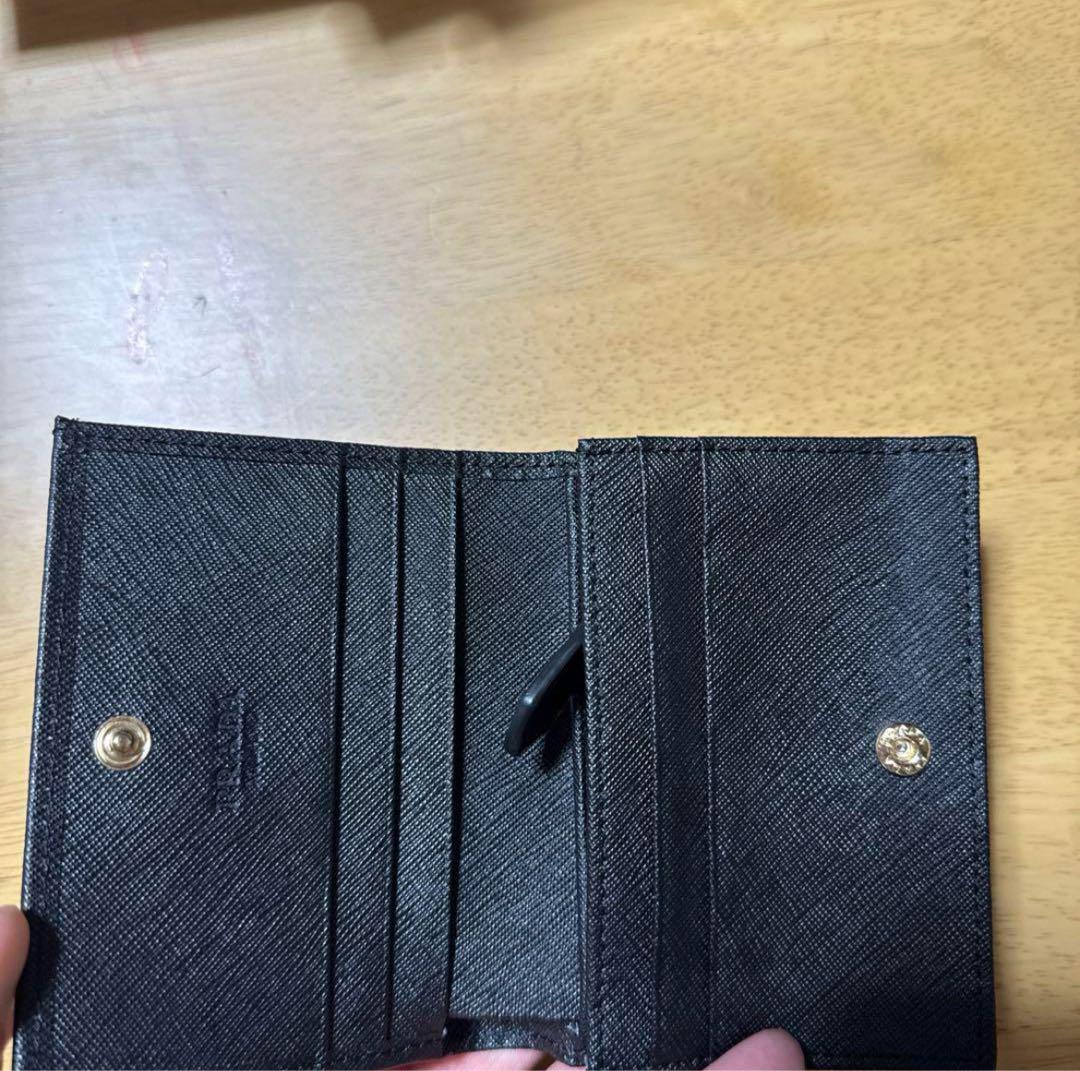 PRADA 折りたたみ財布