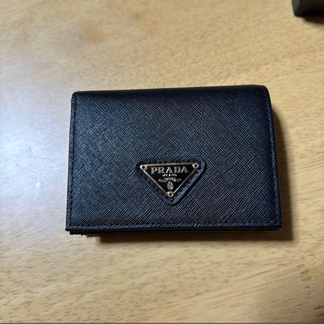 PRADA 折りたたみ財布