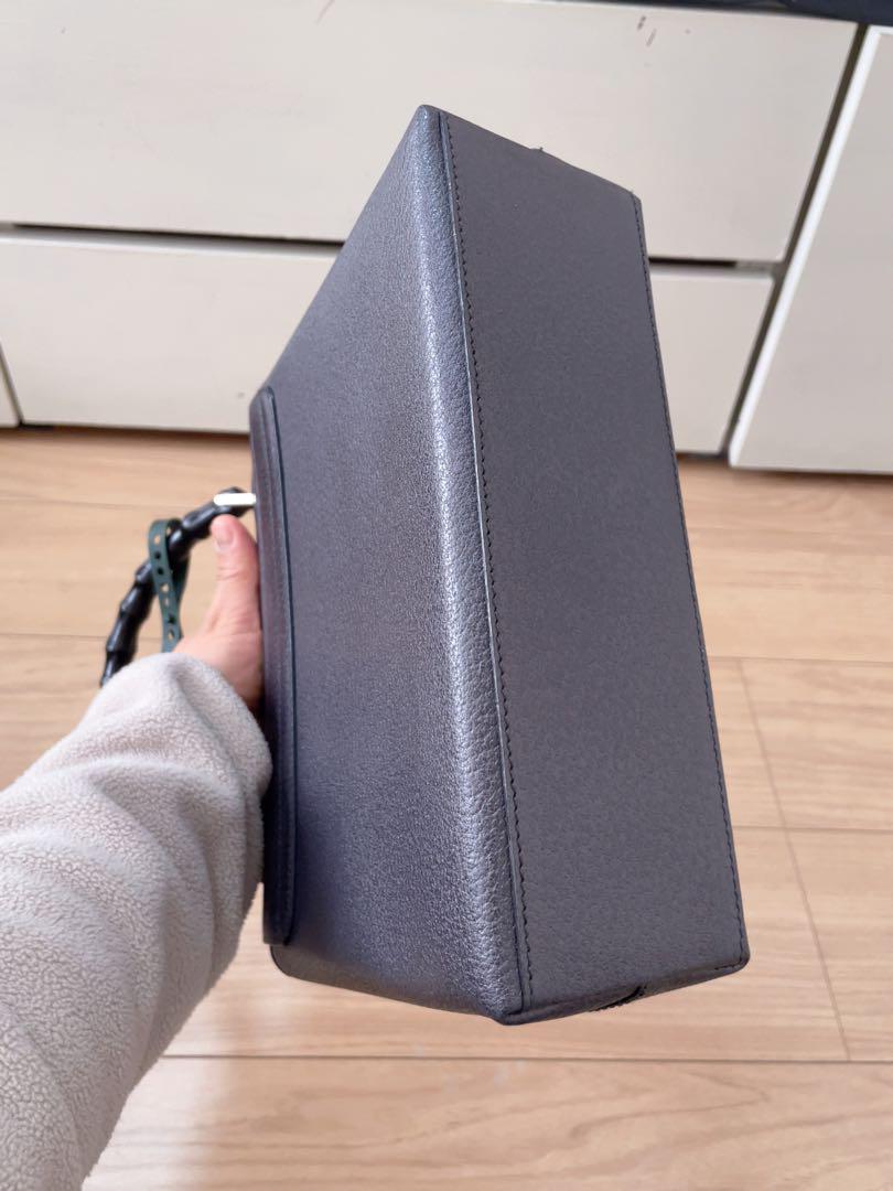 グレー レザーバッグ