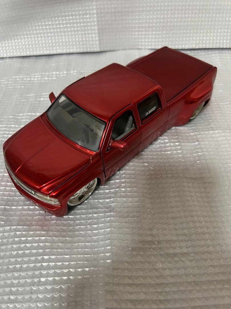 DUB Edition c1500 シルバラード ミニカー