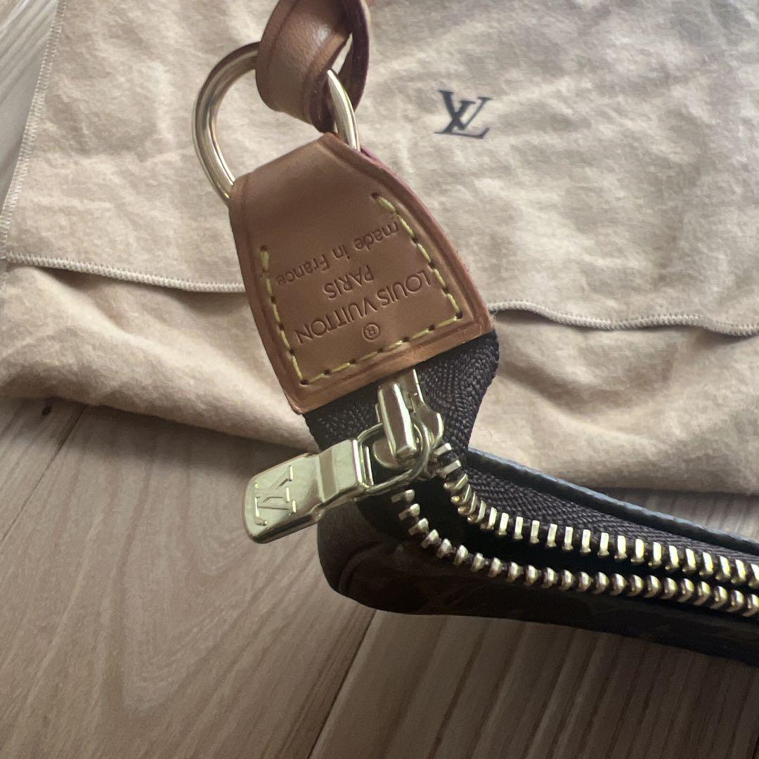 ルイヴィトン　アクセソワール　モノグラム　バッグ　アクセサリーポーチ